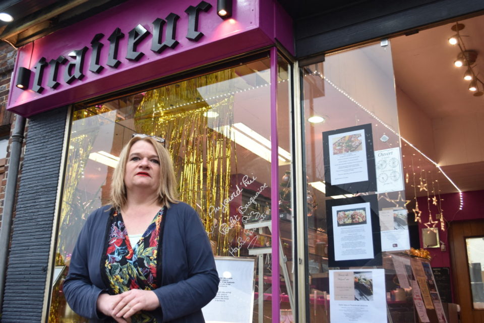 0bbdc6edb0936febdc6edb09365cdcv-960x640.jpg (129 KB)